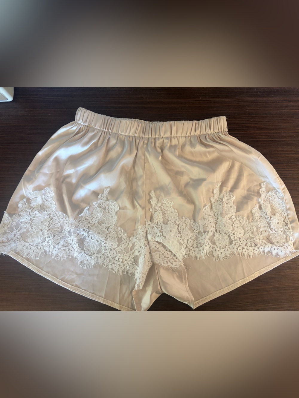 Doen Champagne shorts size small
